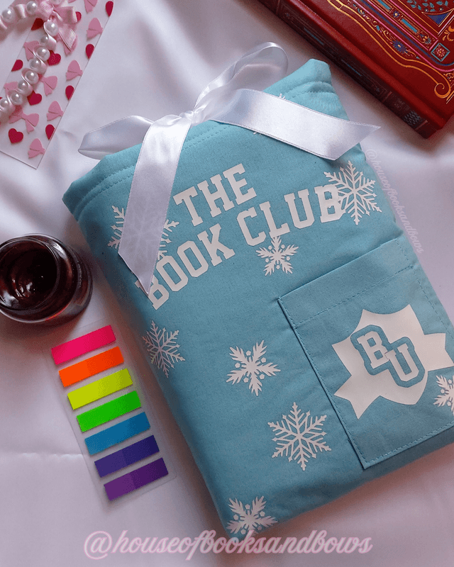 BU The book club Winter book sleeve